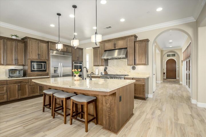 Property Photo: 877 Candlewood Drive CA 95762