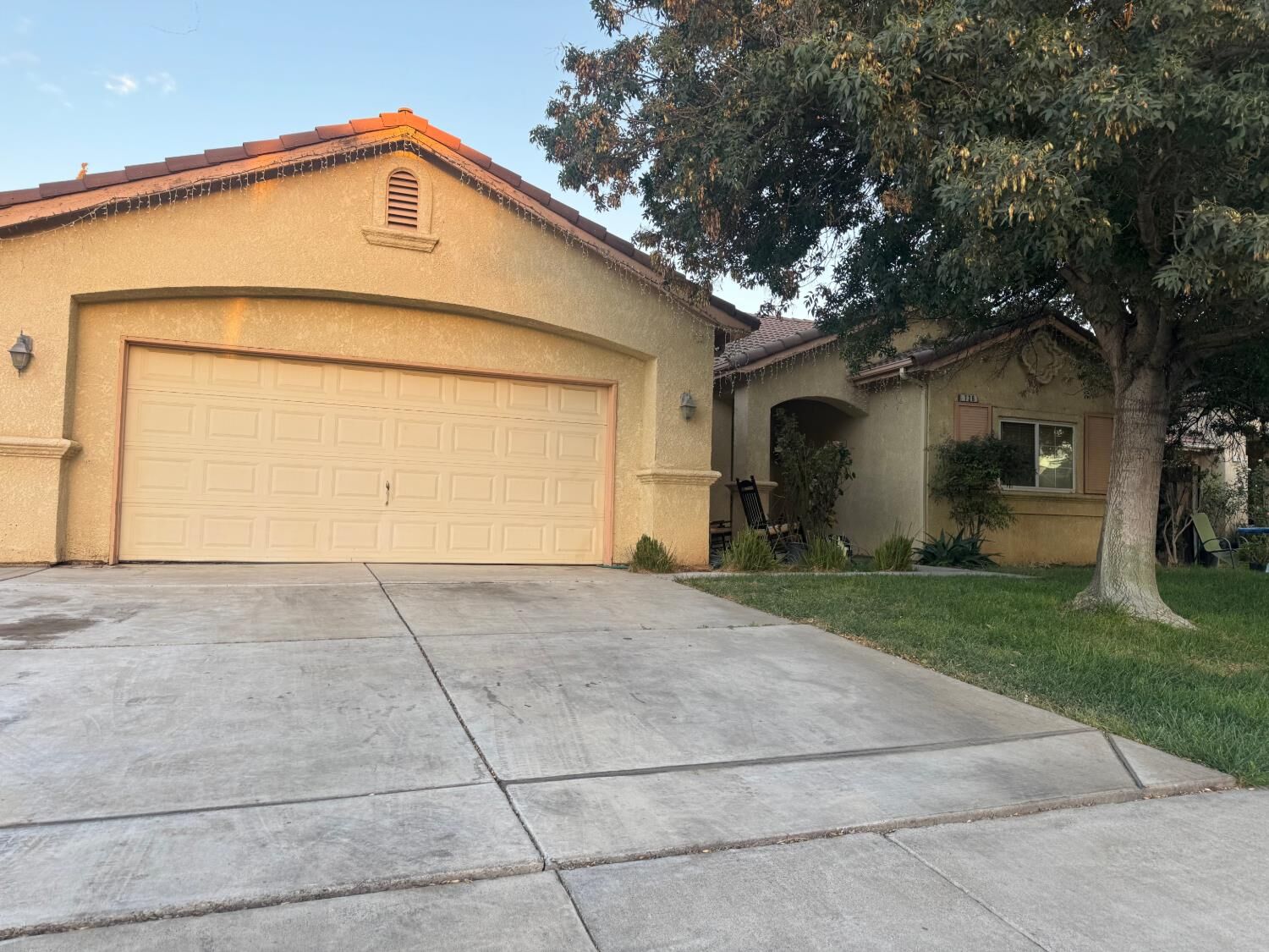 Property Photo: 728 Chenin Blanc Court CA 93635