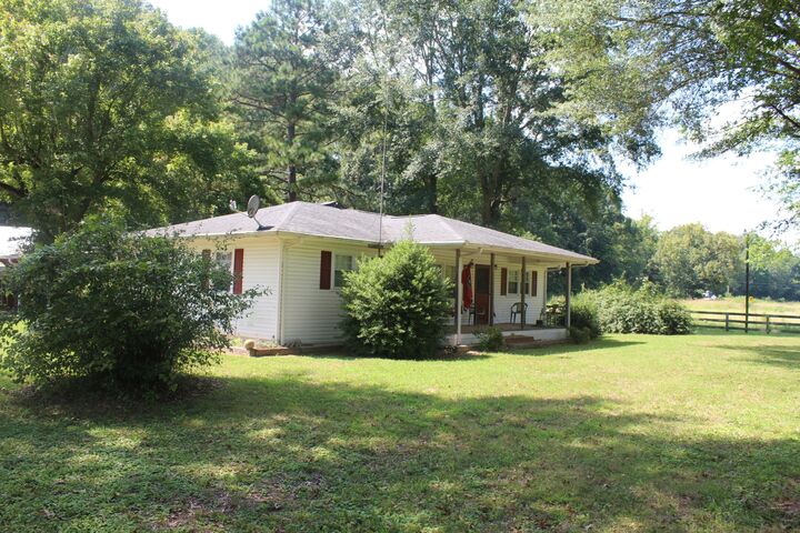 Property Photo:  4465 Highway 46 N  TN 37050 