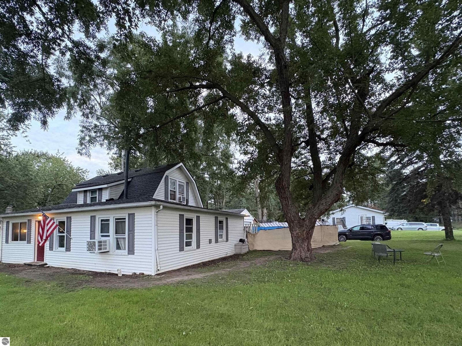 Property Photo:  1430 3rd Avenue  MI 48843 