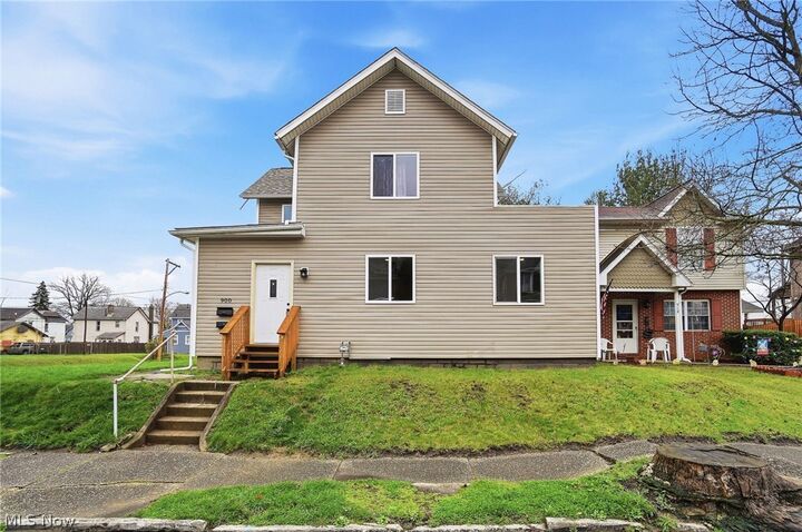 Property Photo:  900 Seneca Avenue  OH 44601 