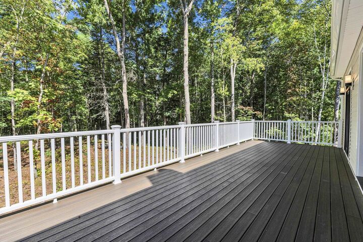 Property Photo: 16 Overlook Circle NH 03032