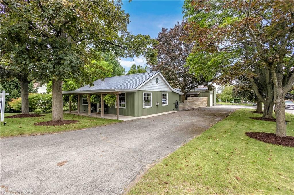 Property Photo:  79 Oak Street  ON N3Y 3J9 