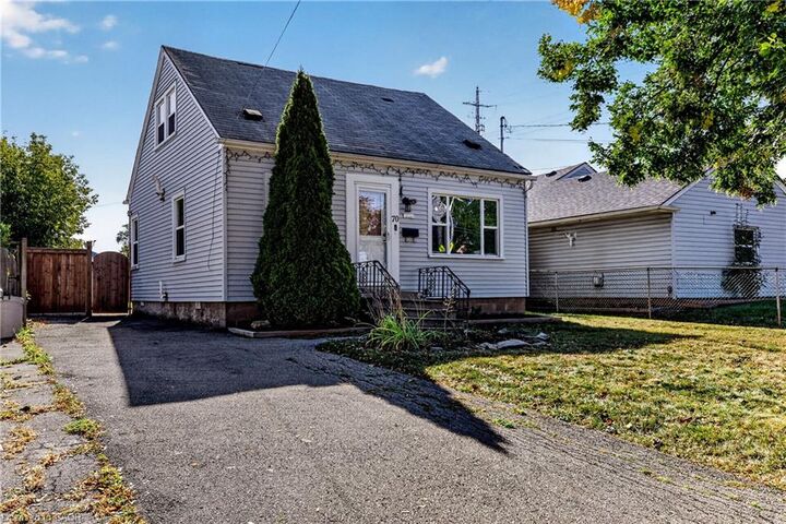Property Photo:  70 Glennie Avenue  ON L8H 5V9 