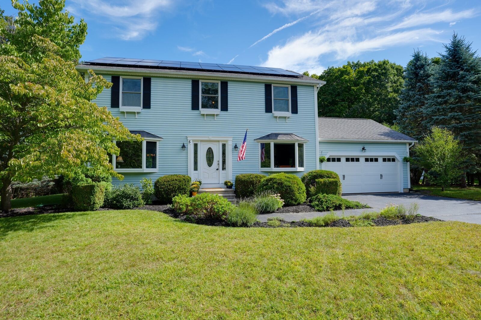 Property Photo: 5 Carruth Dr MA 01532