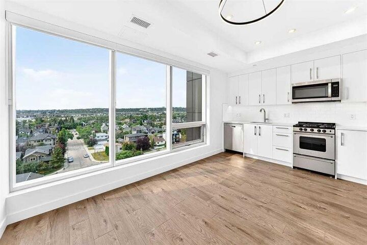 Property Photo:  110 18A Street NW 826  AB T2N 5G5 