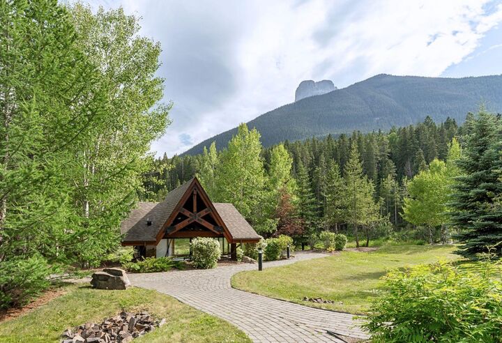 Property Photo:  106 Stewart Creek Landing 105  AB T1W 0G6 