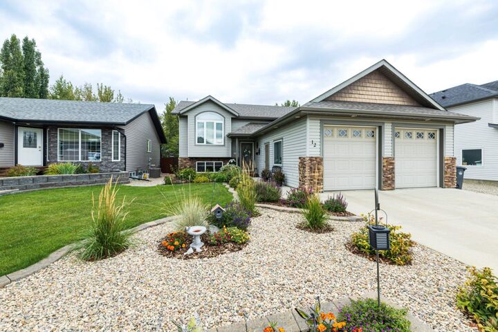 Property Photo:  12 Aspen Heights Way  AB T4G 1Y5 