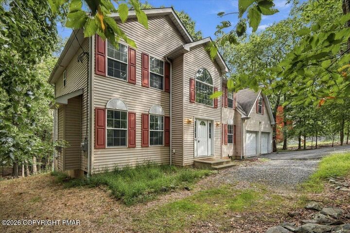 Property Photo:  