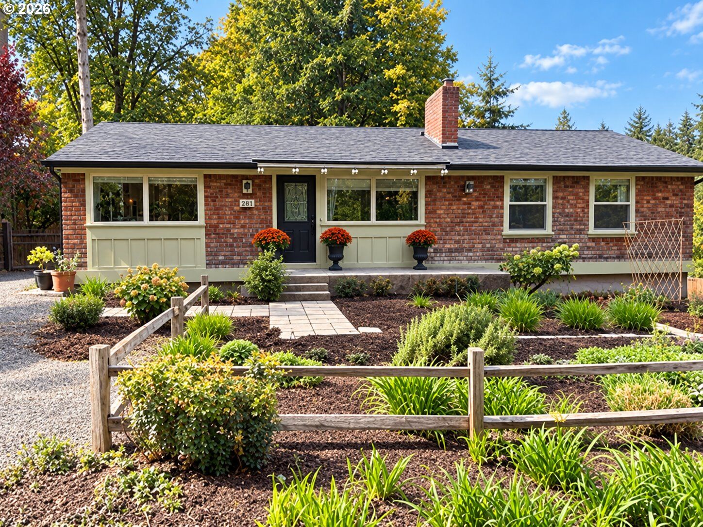 Property Photo: 845 Palisades Terrace Dr OR 97034