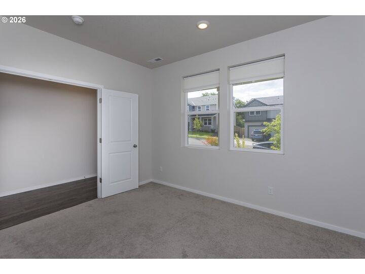 Property Photo:  3295 SE 36th St  OR 97080 