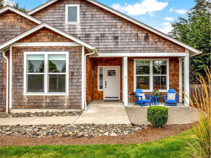 Property Photo:  741 Creekside Dr  OR 97138 