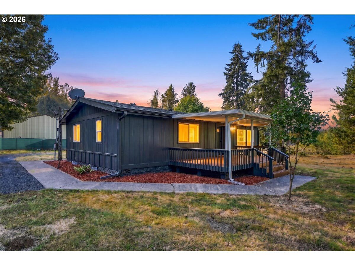 Property Photo:  208 Burma Rd  WA 98611 