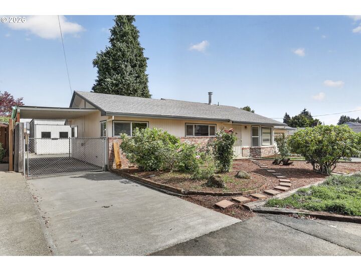 Property Photo:  52090 SE 4th St  OR 97056 