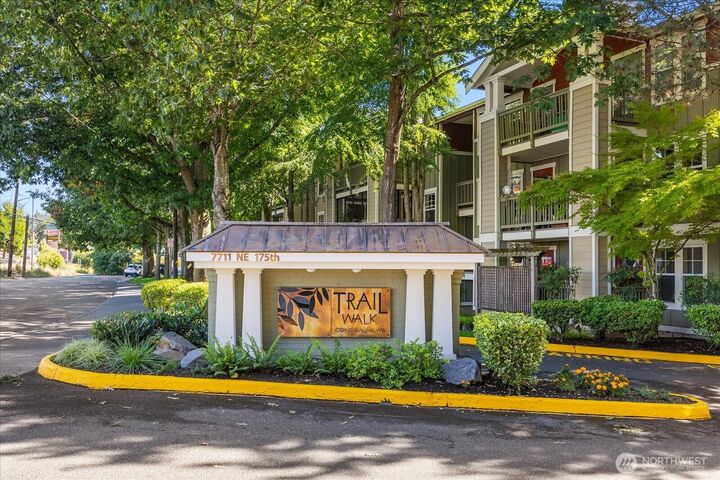 Property Photo:  7711 NE 175th Street 308  WA 98028 