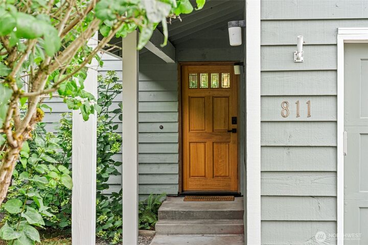 Property Photo: 811 NE 57th Street WA 98105