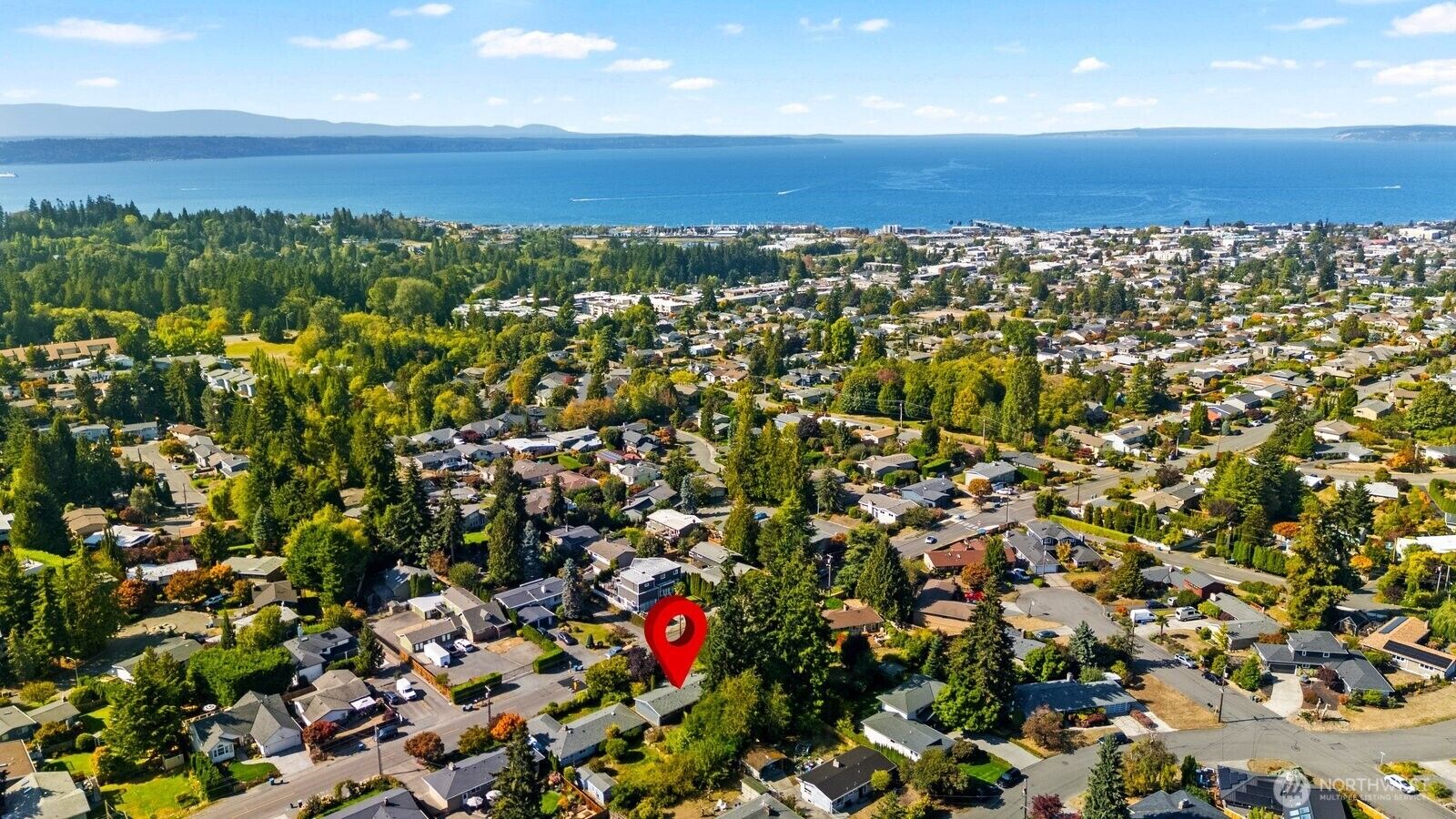 Property Photo:  1235  8th Avenue S  WA 98020 