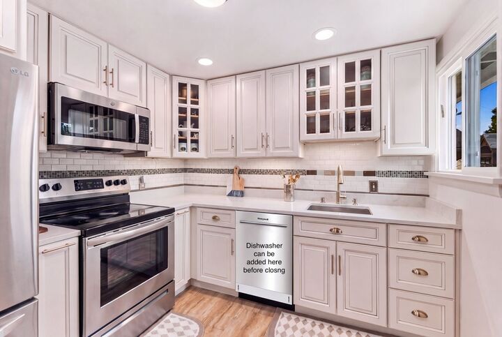 Property Photo:  710  107th Place SW  WA 98204 