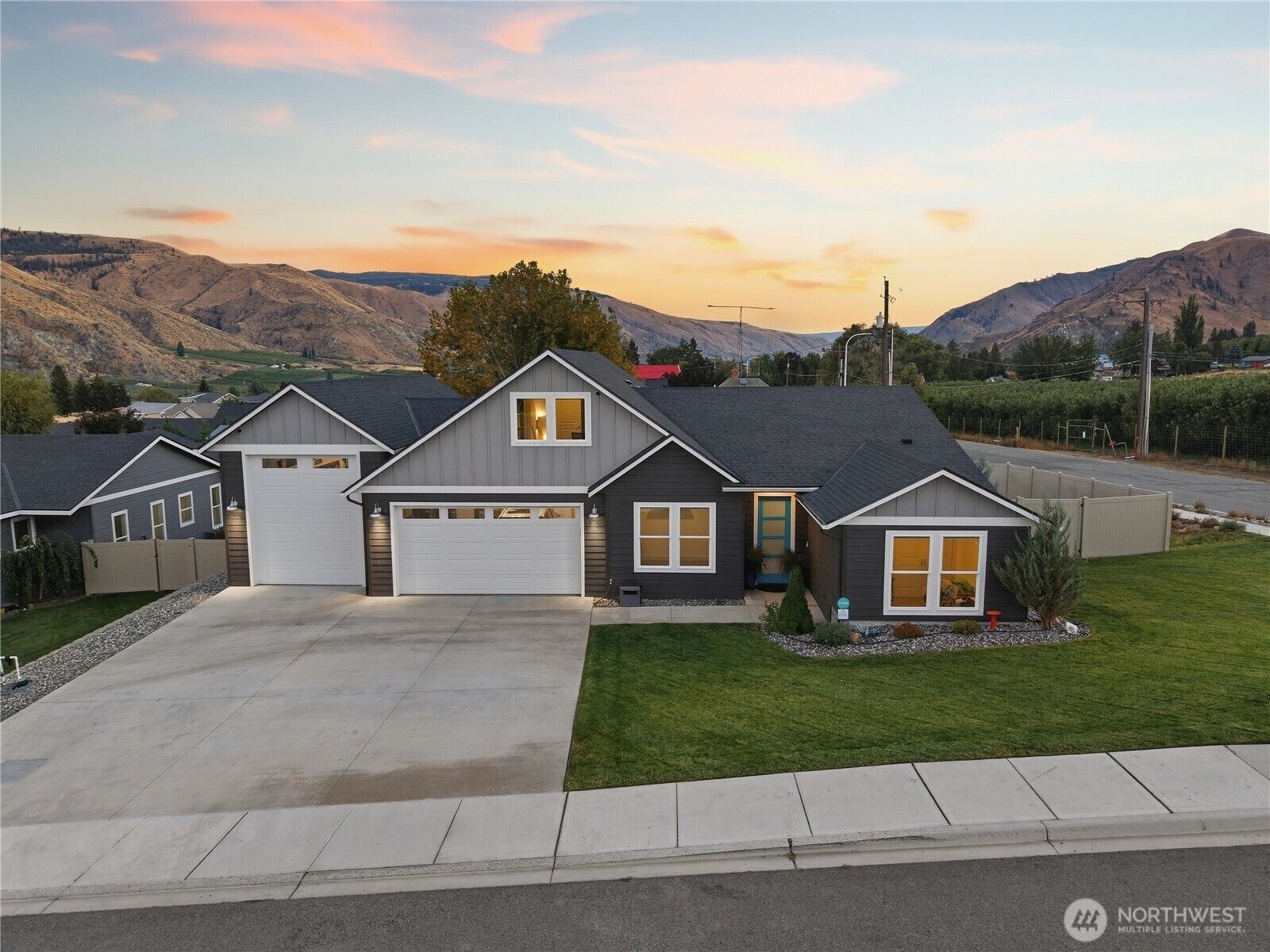 Property Photo: 15001 Allison Place WA 98822