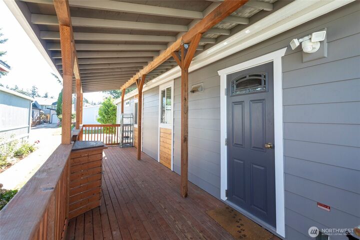 Property Photo:  31600  126th Avenue SE 57  WA 98092 
