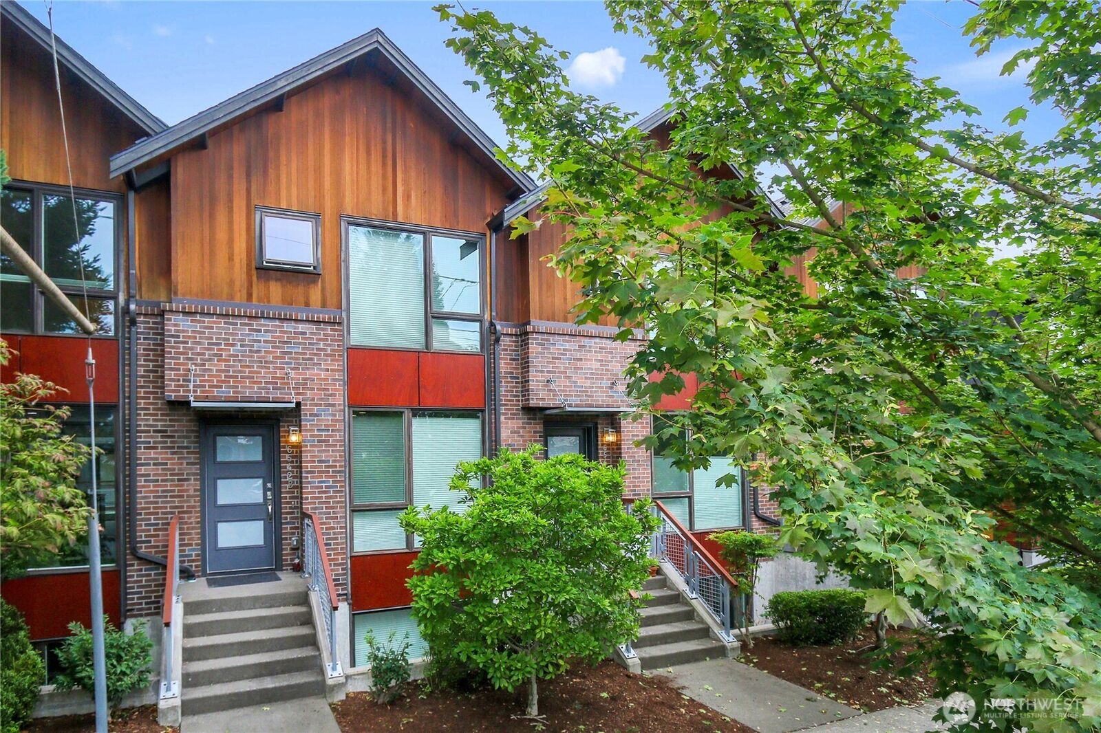 Property Photo: 6542 32nd Avenue NE B WA 98115