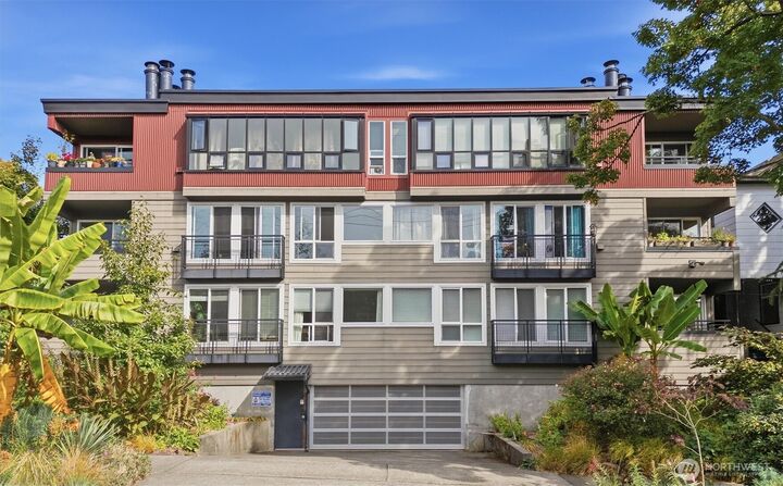 Property Photo: 1601 E Columbia Street 104 WA 98122