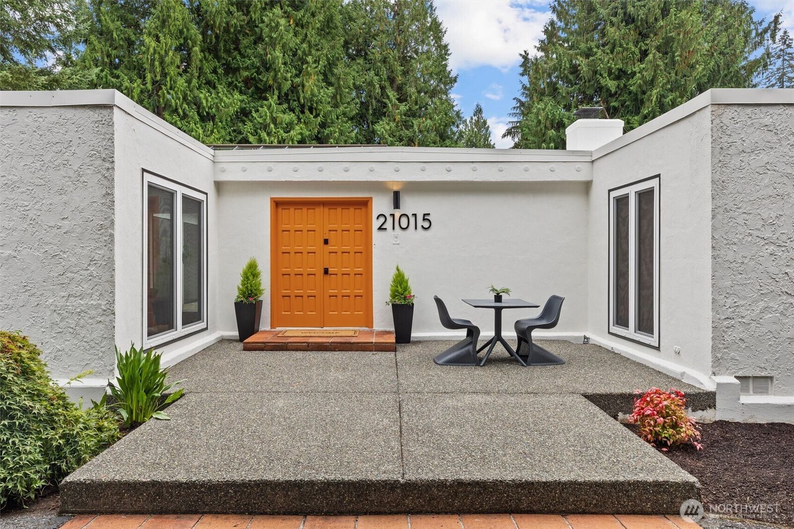 Property Photo: 21015 NE 11th Street WA 98074