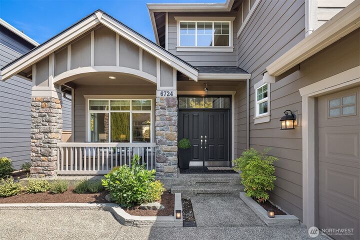 Property Photo: 6724 Crest View Avenue SE WA 98065