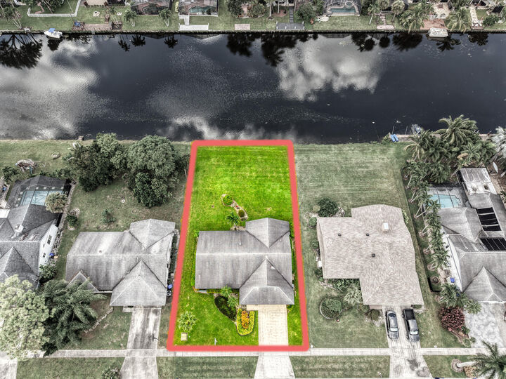 Property Photo:  142 Parkwood Drive  FL 33411 