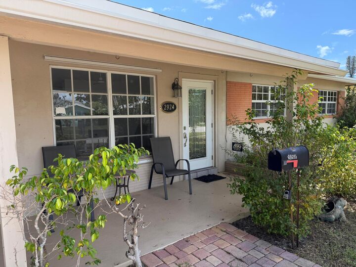 Property Photo:  2924 NW 9th Terrace  FL 33311 