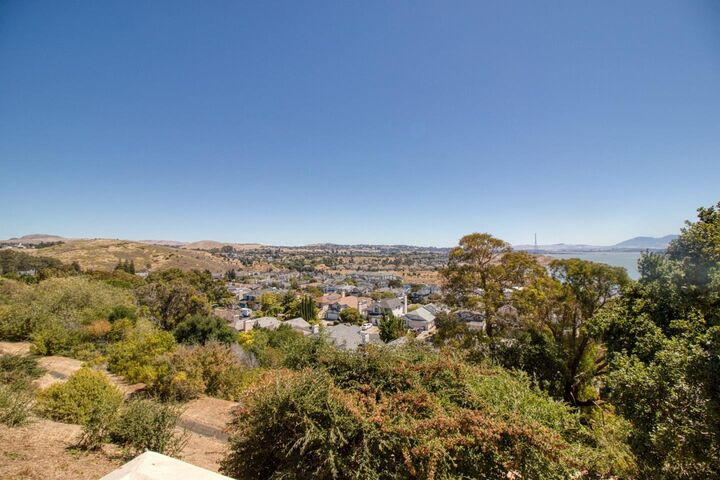 Property Photo: 1201 Glen Cove Parkway 1816 CA 94591