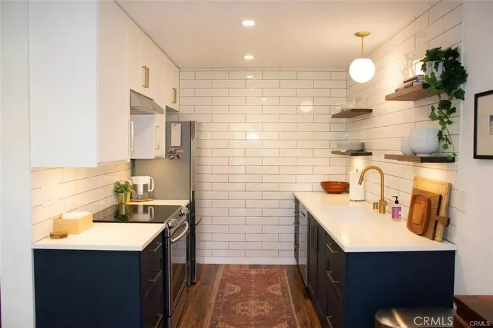 Property Photo: 756 N Inglewood 14 CA 90302