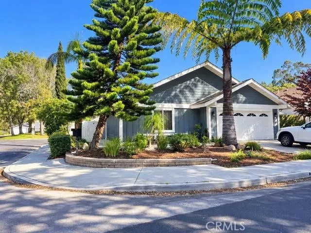 Property Photo:  6 Banyan Tree  CA 92612 