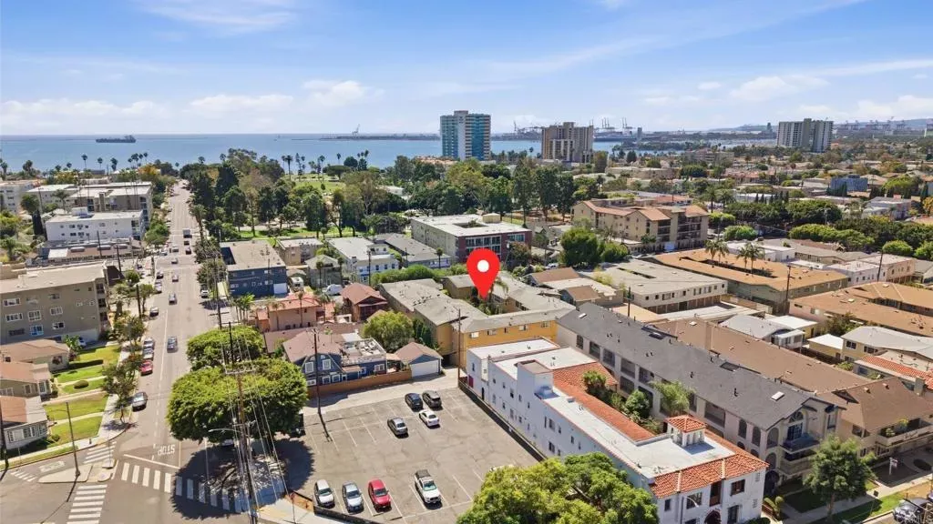 Property Photo: 2075 E Appleton Street 27 CA 90803