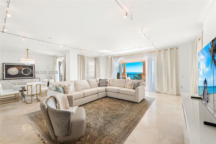 Property Photo:  7642 Fisher Island Dr 7642  FL 33109 