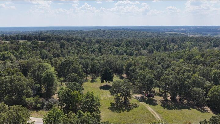 Property Photo:  