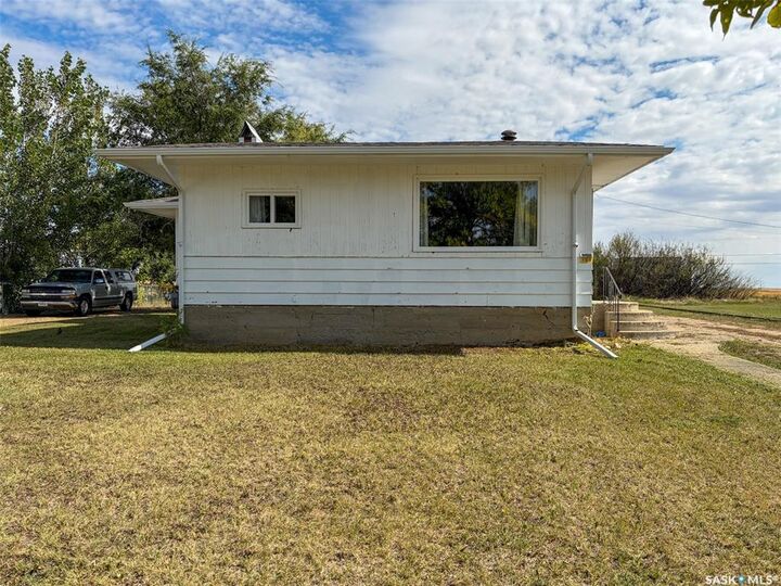 Property Photo:  108 1st Street E  SK S0N 0N0 