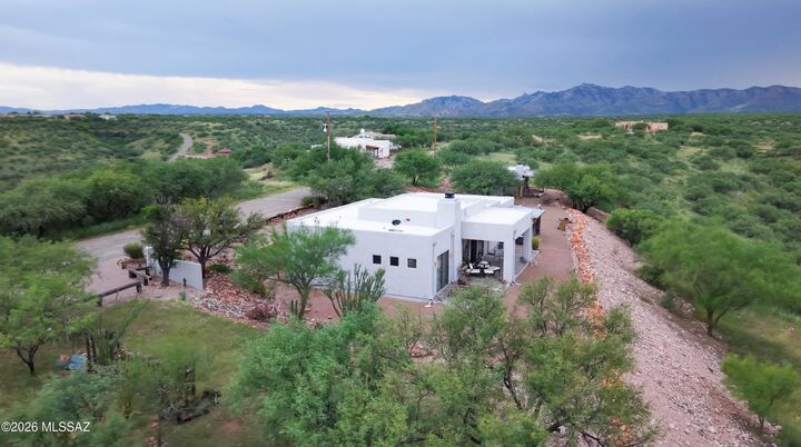 Property Photo:  752 Dorotea Court  AZ 85648 