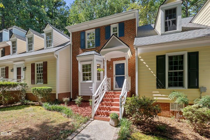 Property Photo:  129 Hedgerow Court  NC 27513 