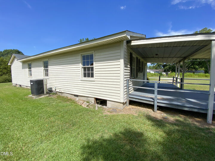 Property Photo:  513 Pear Street  NC 28504 