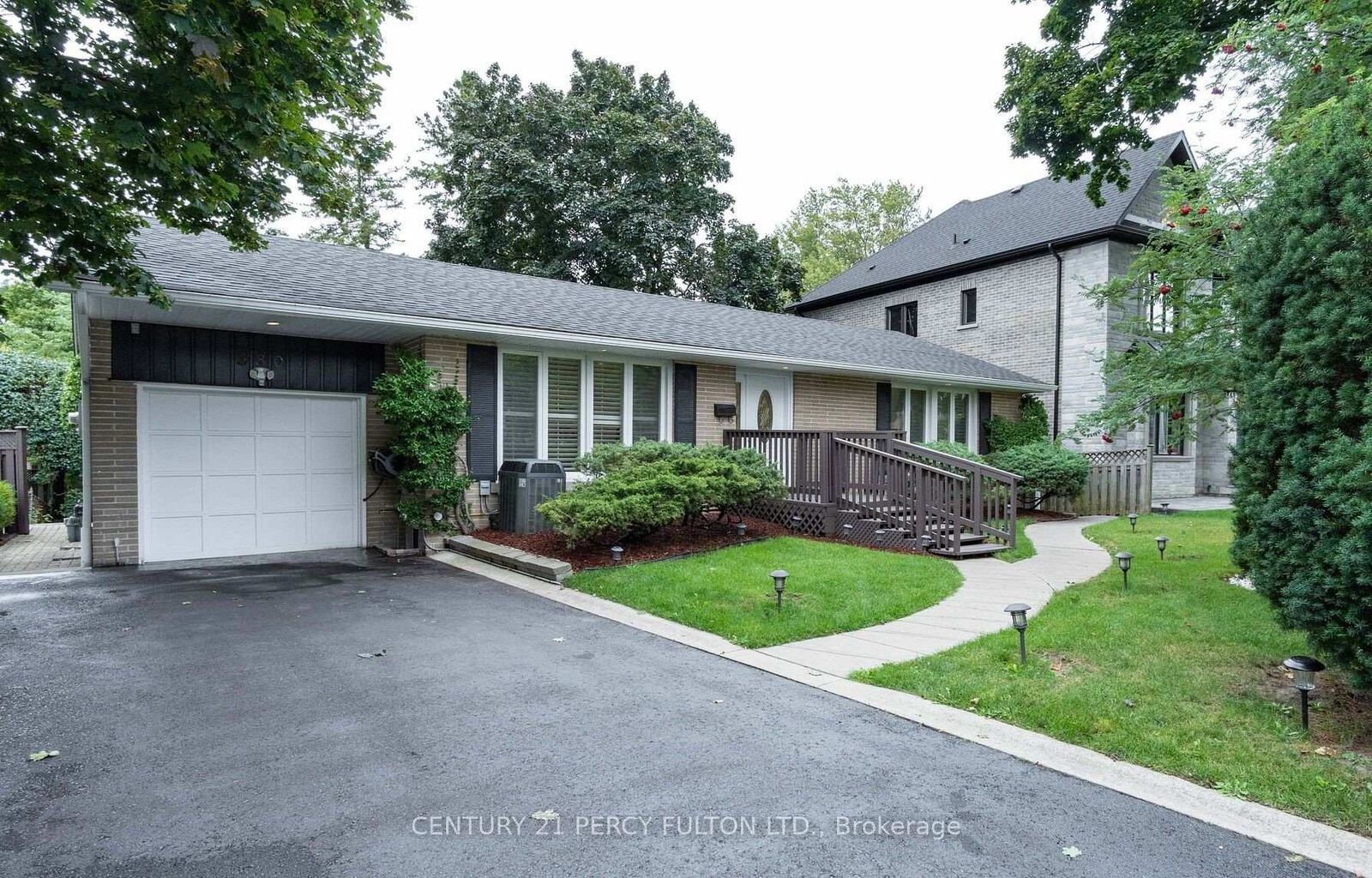 Property Photo: 380 Tareyton Road #Main ON L4C 3X7