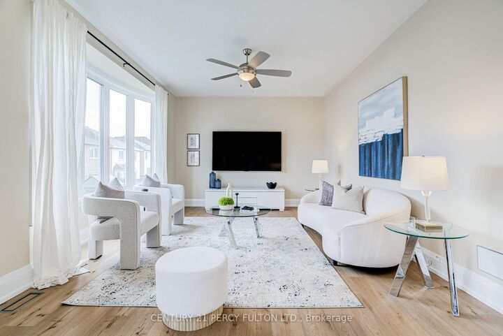 Property Photo:  1825 Parkhurst Crescent  ON L1X 0B1 