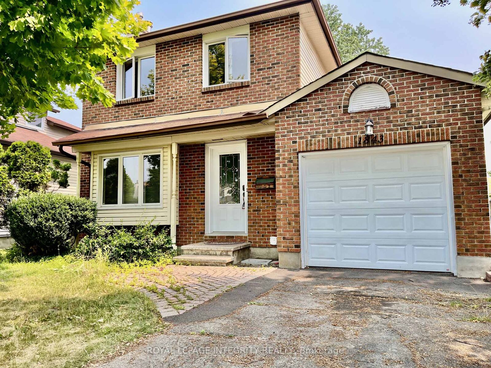 Property Photo:  1843 Prestwick Drive  ON K1E 2R7 