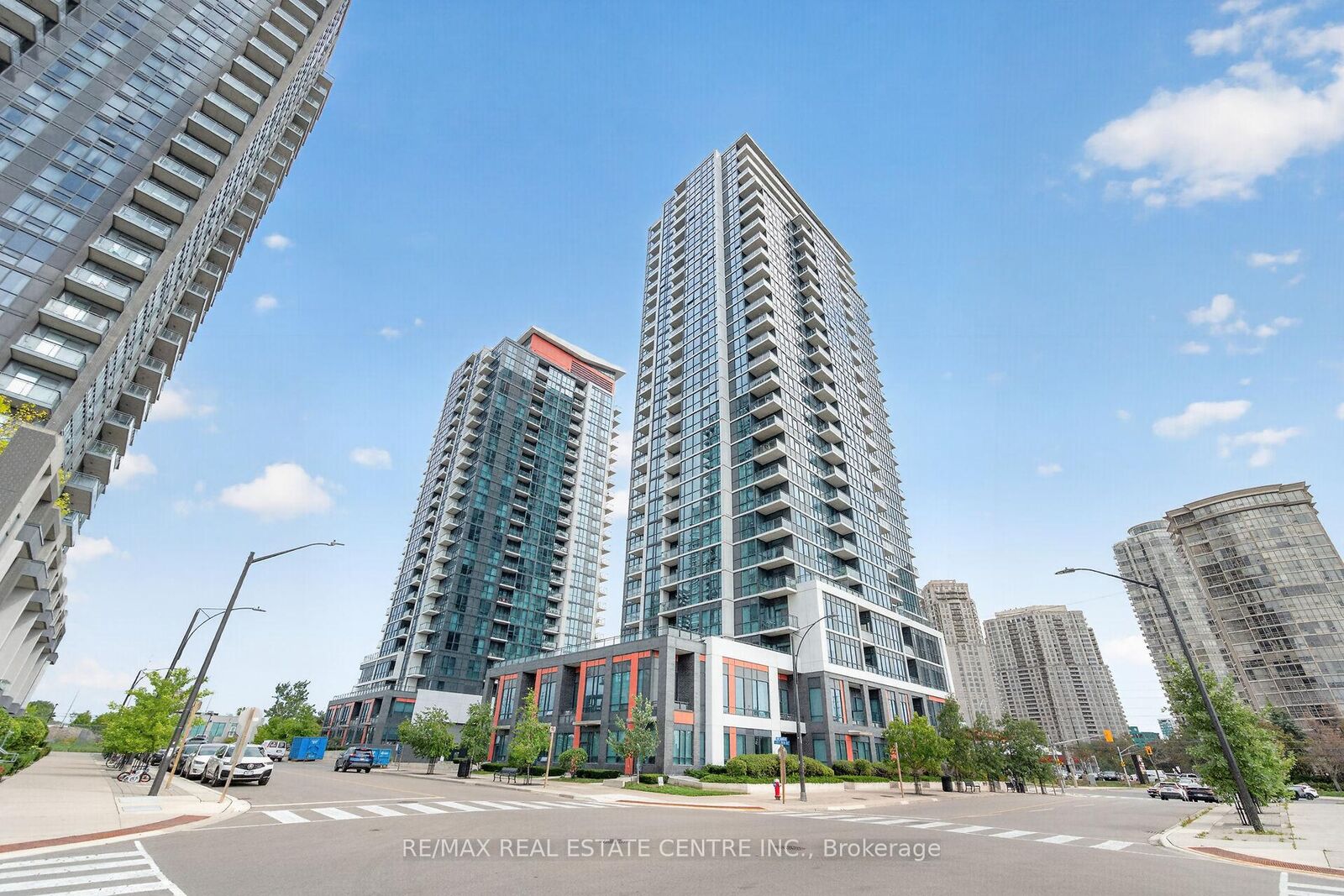 Property Photo:  55 Eglinton Avenue W 605  ON L5R 0E4 
