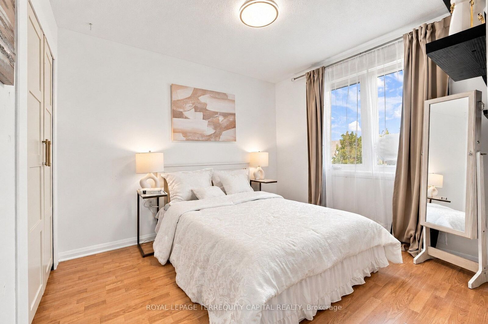 Property Photo:  32 Summers Drive  ON L2V 4Z9 