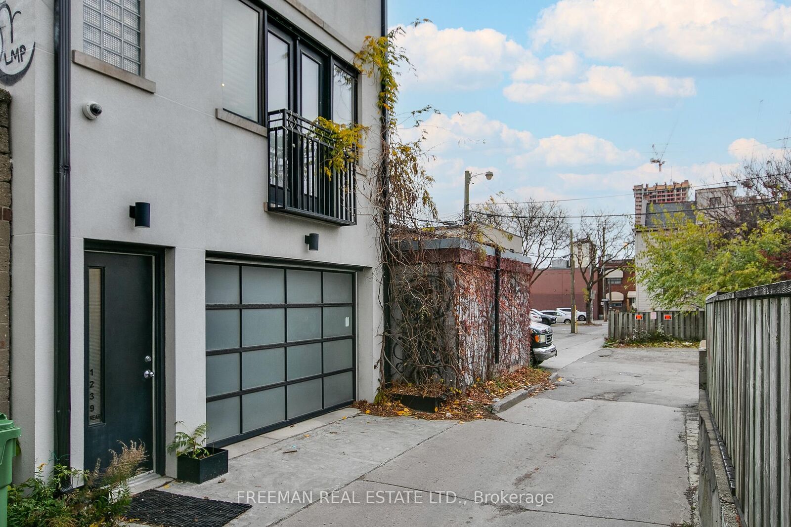 Property Photo:  1239 Bloor Street W Laneway  ON M6H 1N6 