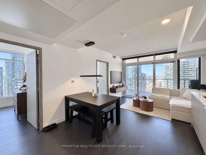 Property Photo:  3 Concord Cityplace Way 2903  ON M5V 0X4 