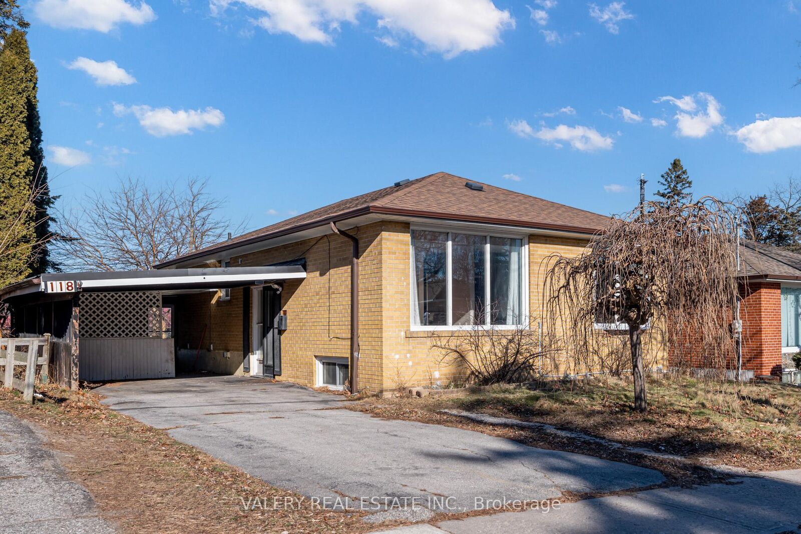 Property Photo:  118 Dorcot Avenue Main  ON M1P 3K8 