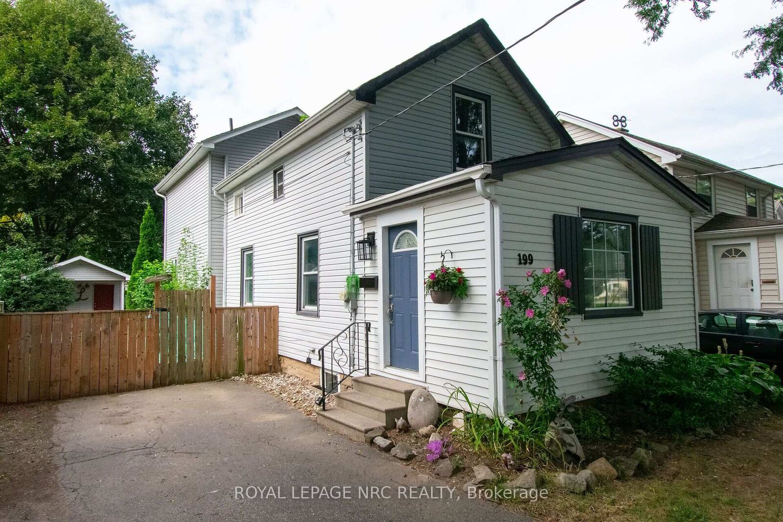 Property Photo:  199 York Street  ON L2R 6G3 