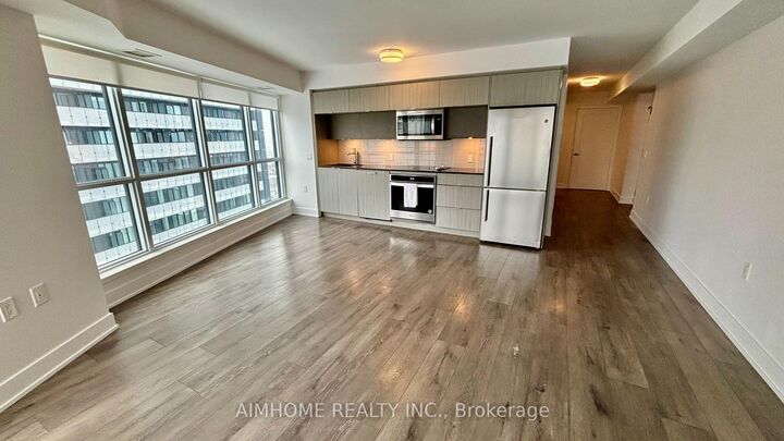 Property Photo:  585 Bloor Street E 1722  ON M4W 0B3 
